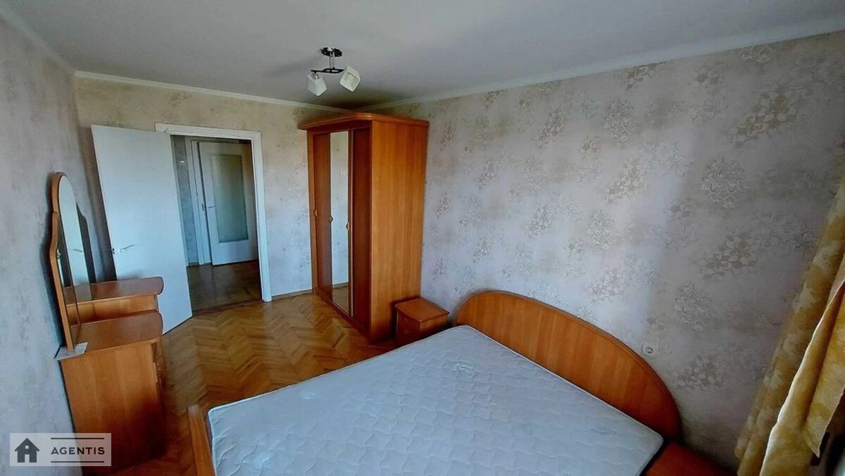 Сдам квартиру 2 комнаты, 56 m², 8 эт./12 этажей. 10, Бехтеревский 10, Киев. 