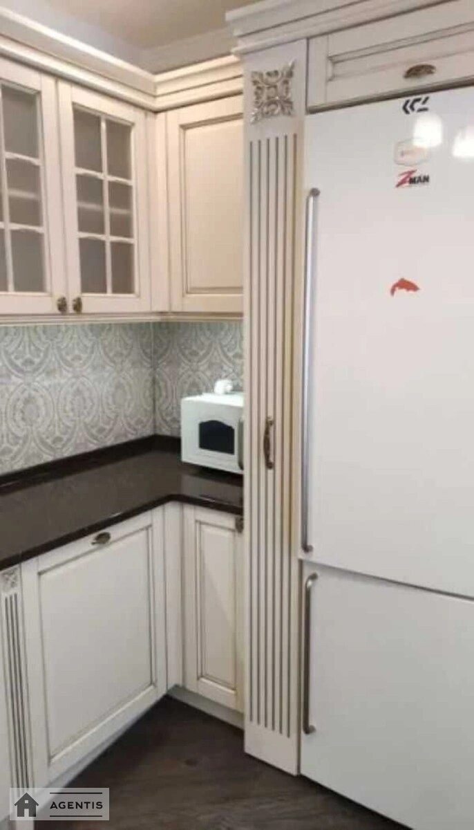 Сдам квартиру 3 комнаты, 93 m², 15 эт./17 этажей. 17, Анатолія Петрицького вул., Киев. 