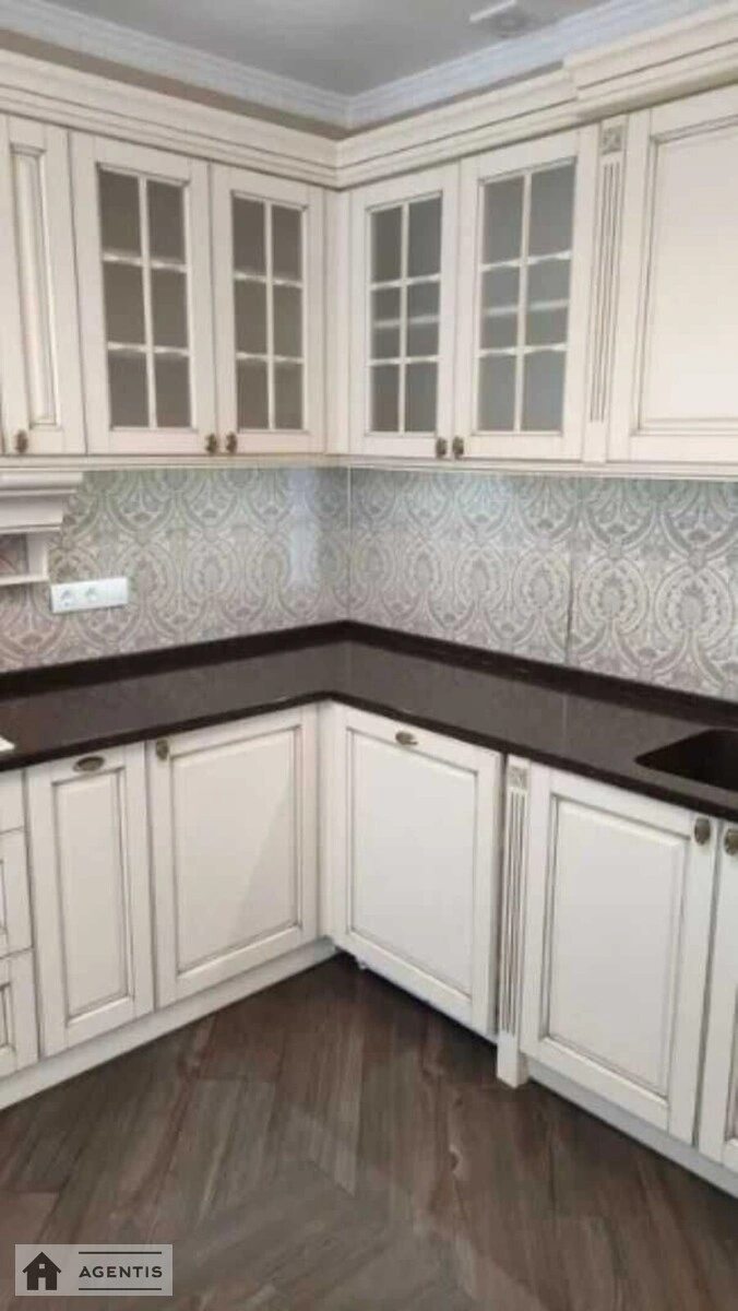 Сдам квартиру 3 комнаты, 93 m², 15 эт./17 этажей. 17, Анатолія Петрицького вул., Киев. 