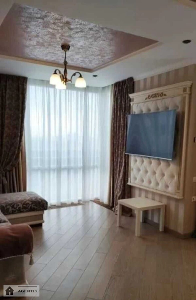 Сдам квартиру 3 комнаты, 93 m², 15 эт./17 этажей. 17, Анатолія Петрицького вул., Киев. 