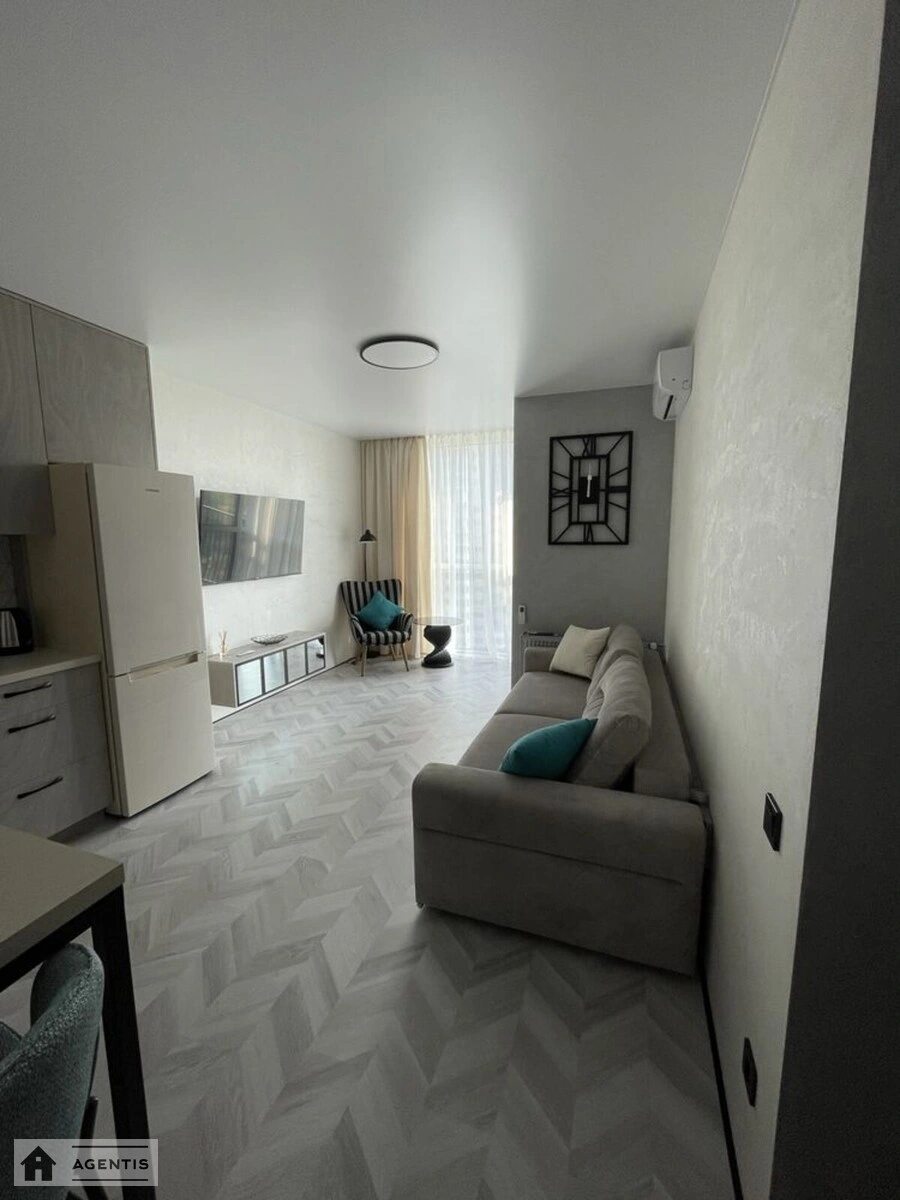 Сдам квартиру 2 комнаты, 42 m², 11 эт./25 этажей. 8, Армянская 8, Киев. 