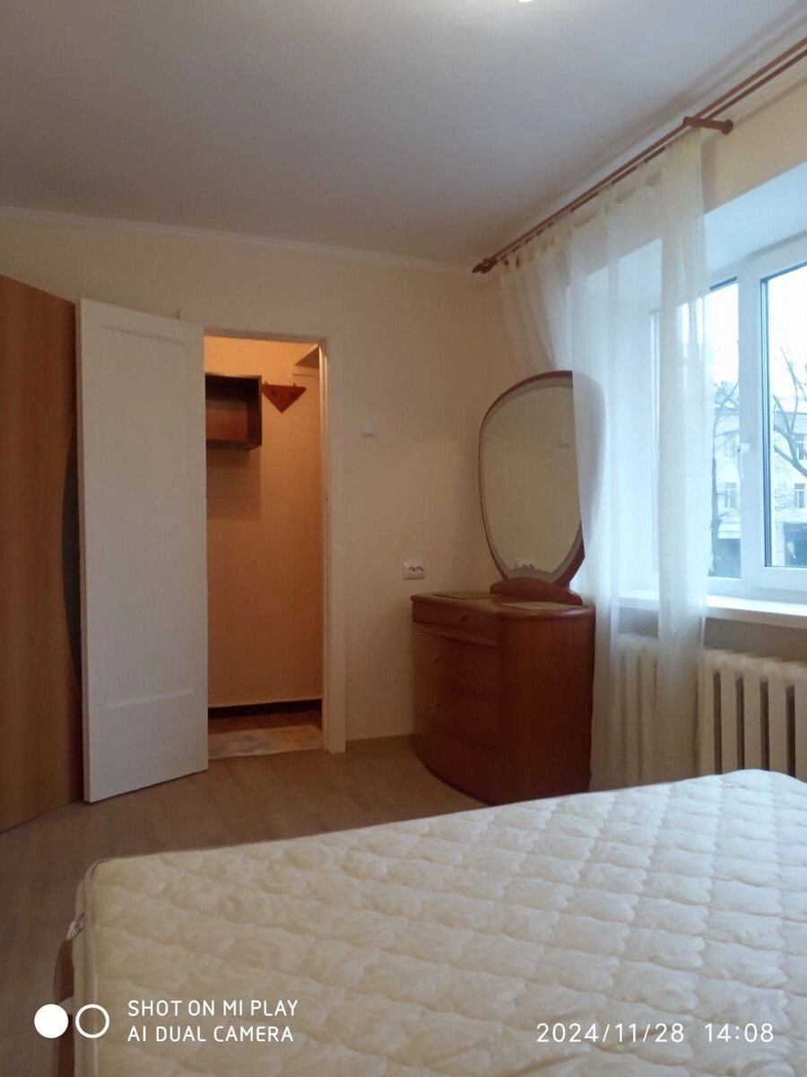 Apartments for sale 2 rooms, 45 m², 2nd fl./5 floors. 28, Degtyarivska 28, Kyiv. 