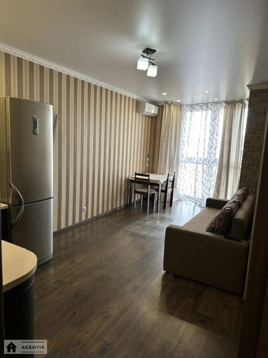 Apartment for rent 2 rooms, 51 m², 21st fl./25 floors. 2, Dragomanova 2, Kyiv. 