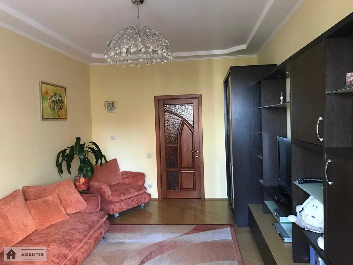 Apartment for rent 3 rooms, 123 m², 8th fl./19 floors. Vyacheslava Chornovola vul., Kyiv. 