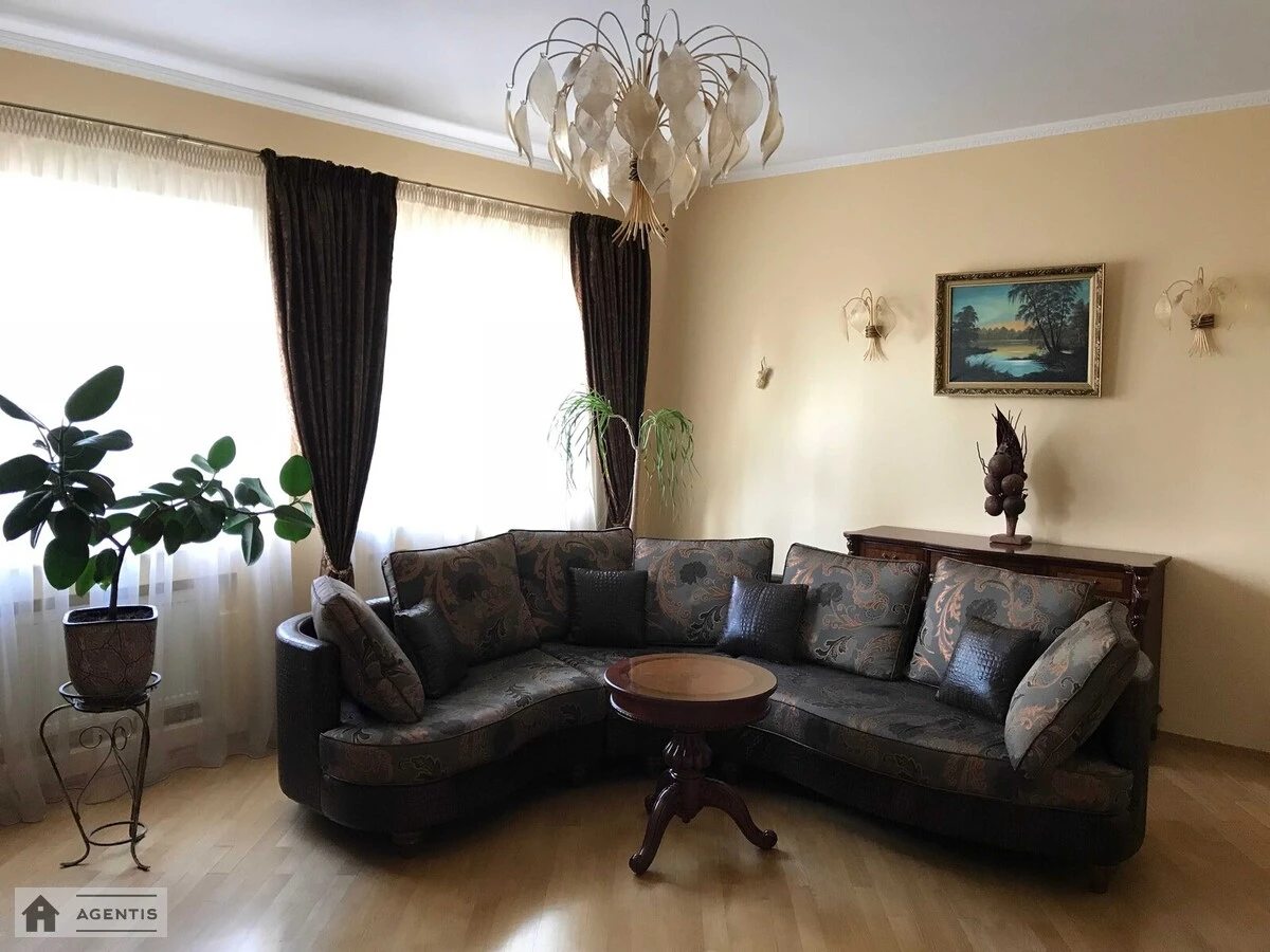 Apartment for rent 3 rooms, 123 m², 8th fl./19 floors. Vyacheslava Chornovola vul., Kyiv. 