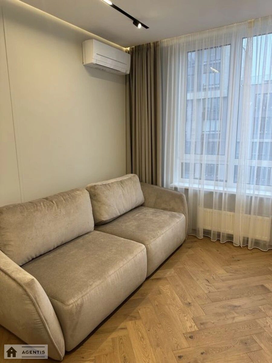 Apartment for rent 1 room, 43 m², 6th fl./7 floors. Salutna, Kyiv. 