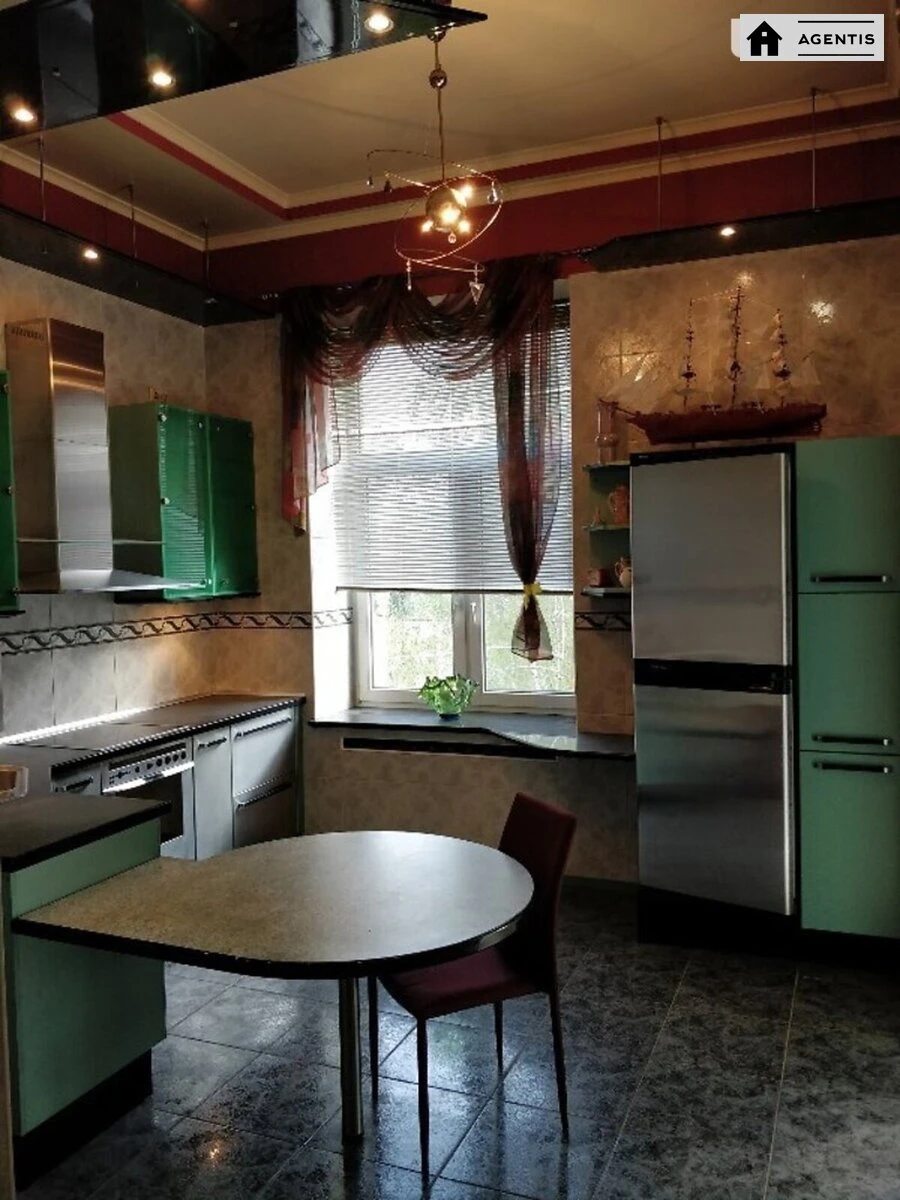 Apartment for rent 3 rooms, 120 m², 4th fl./4 floors. 11, Mytropolyta Vasylya Lypkivskoho vul. Urytskoho, Kyiv. 