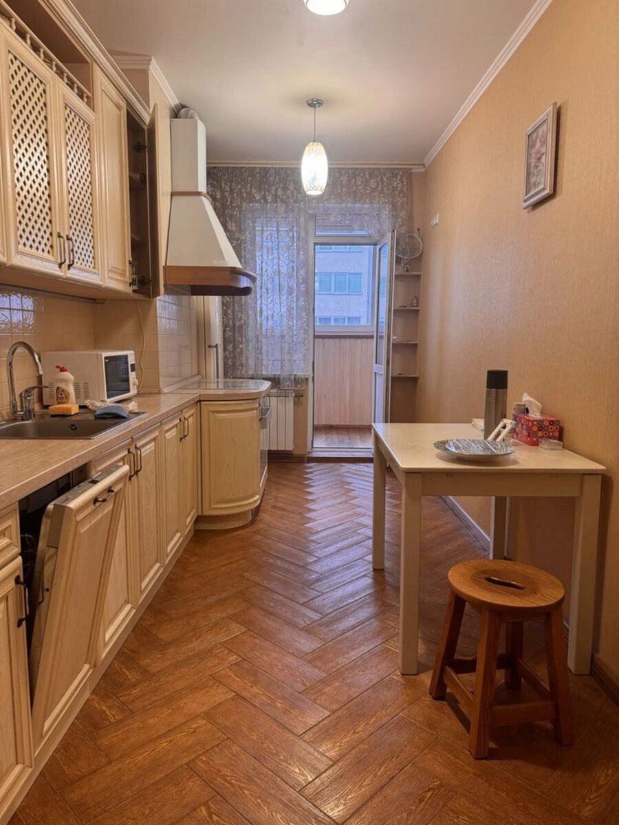 Apartments for sale 2 rooms, 67 m², 7th fl./15 floors. 6, Kadetskiy Gay 6, Kyiv. 