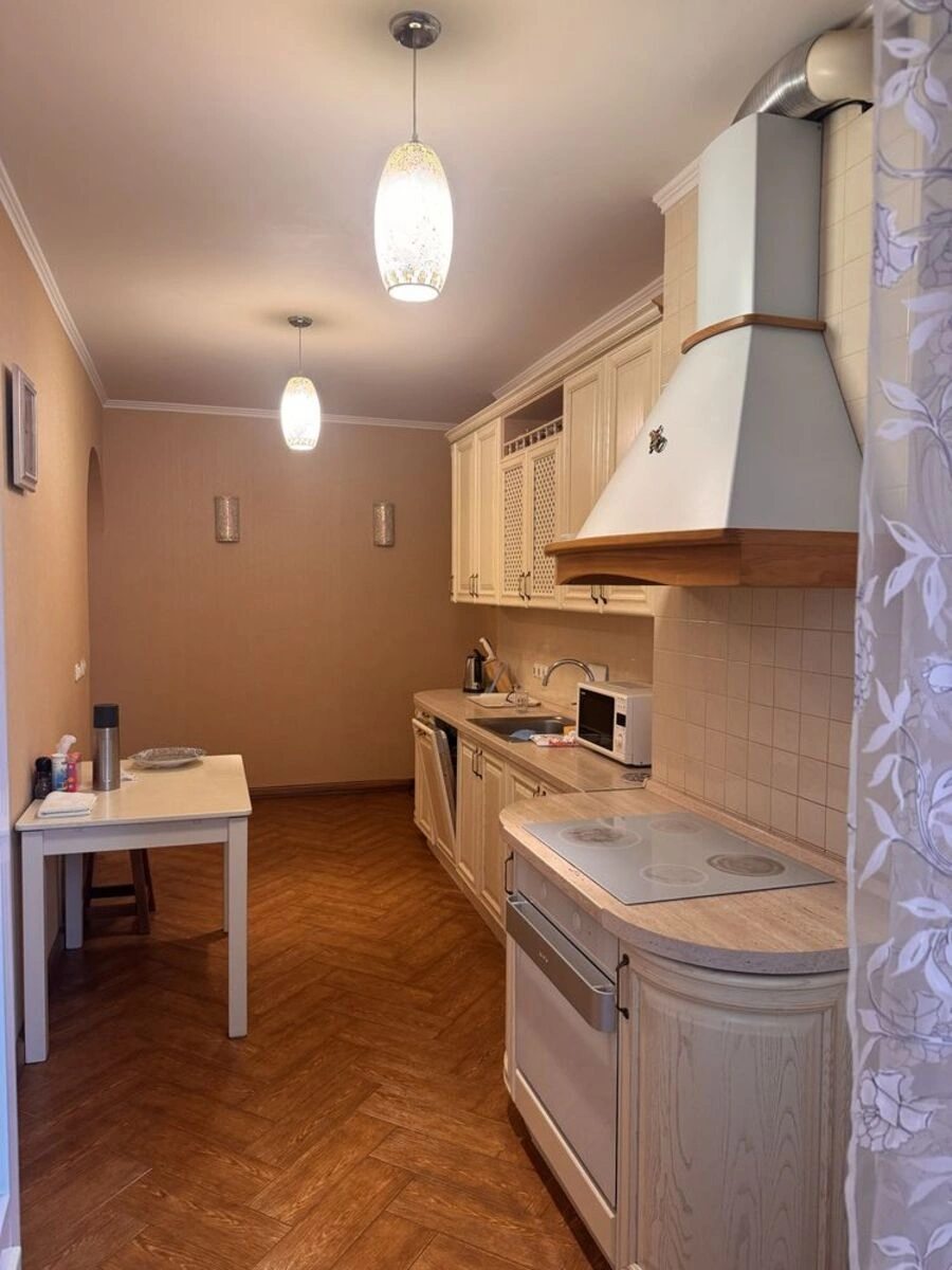 Apartments for sale 2 rooms, 67 m², 7th fl./15 floors. 6, Kadetskiy Gay 6, Kyiv. 