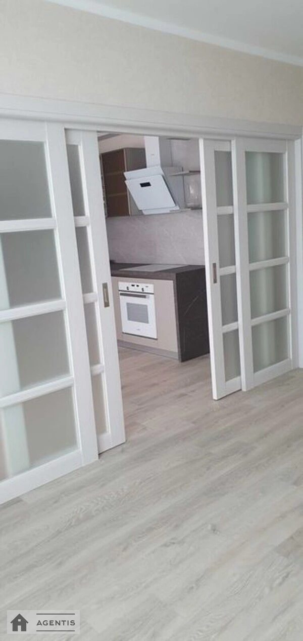 Сдам квартиру 1 комната, 55 m², 19 эт./25 этажей. 101, Євгена Маланюка вул. (Степана Сагайдака), Киев. 