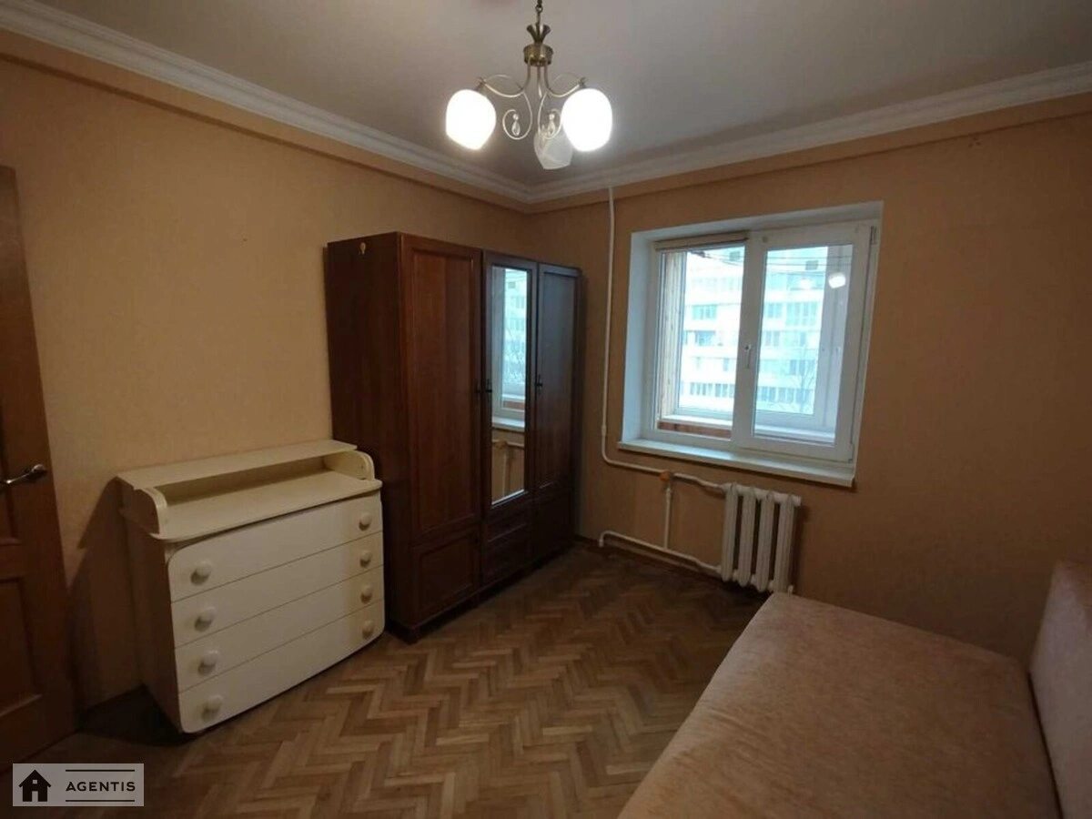 Сдам квартиру 2 комнаты, 49 m², 5 эт./9 этажей. 9, Энтузиастов 9, Киев. 