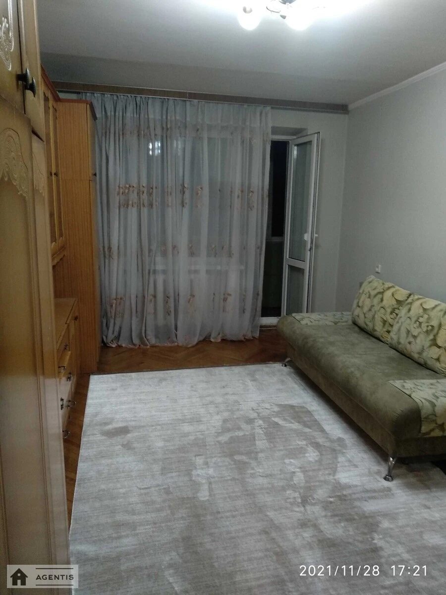 Сдам квартиру 1 комната, 40 m², 2 эт./12 этажей. 39, Валерія Лобановського просп. (Червонозоряний), Киев. 