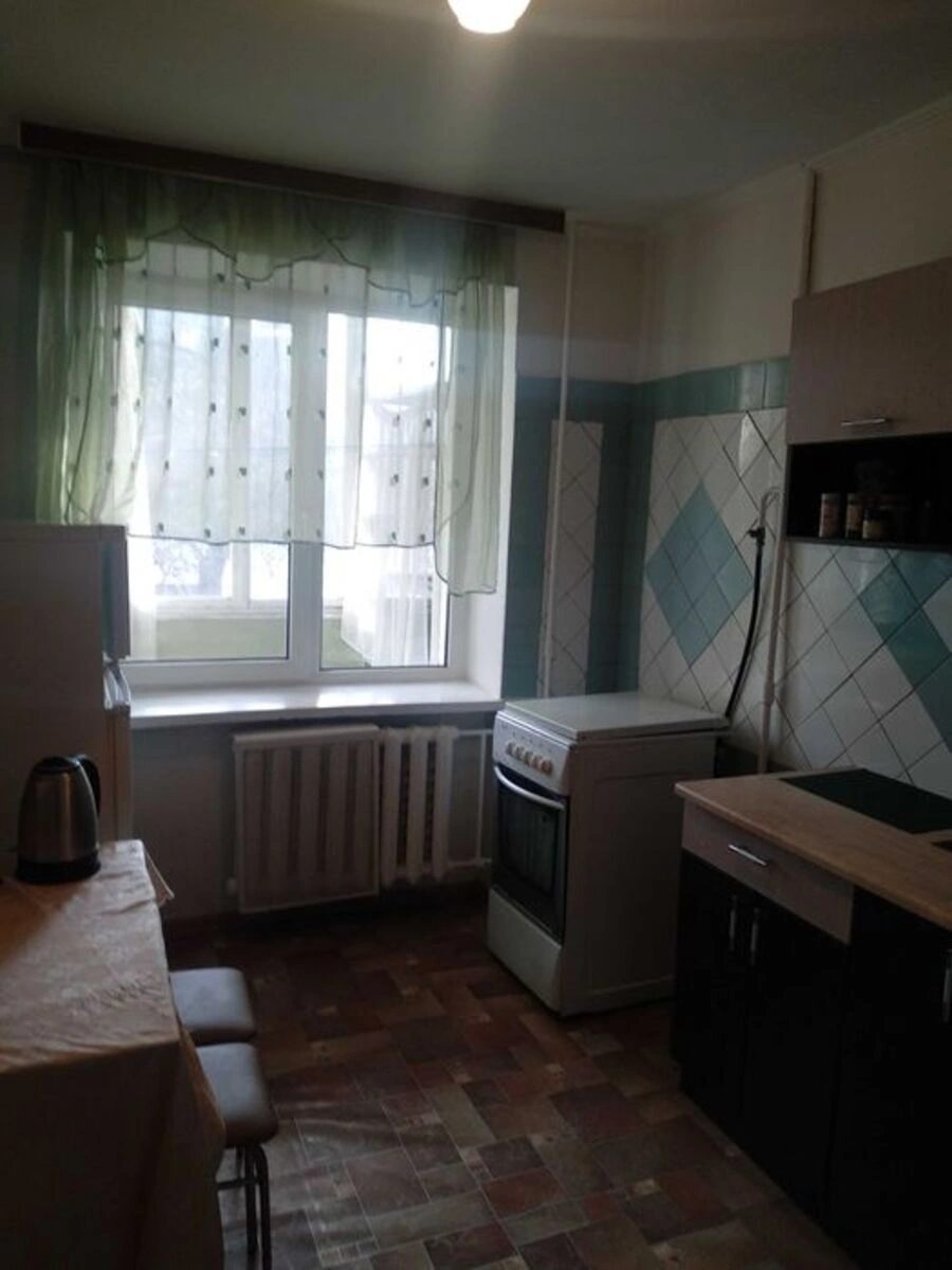 Сдам квартиру 1 комната, 40 m², 2 эт./12 этажей. 39, Валерія Лобановського просп. (Червонозоряний), Киев. 