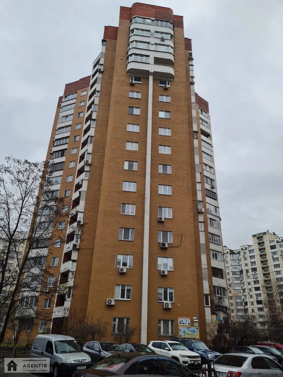 Сдам квартиру 2 комнаты, 70 m², 6 эт./16 этажей. 11, Вишняковская 11, Киев. 