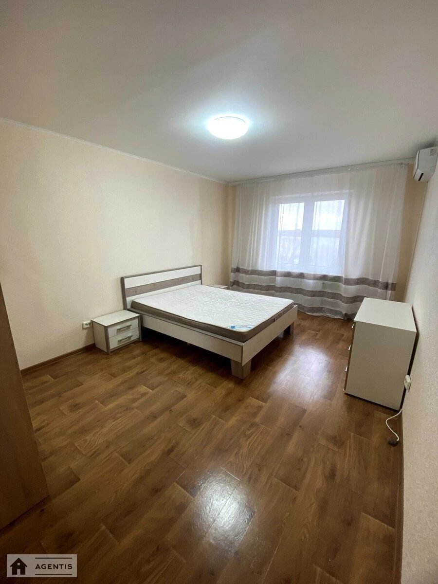 Сдам квартиру 1 комната, 48 m², 5 эт./25 этажей. 54, Ревуцкого 54, Киев. 