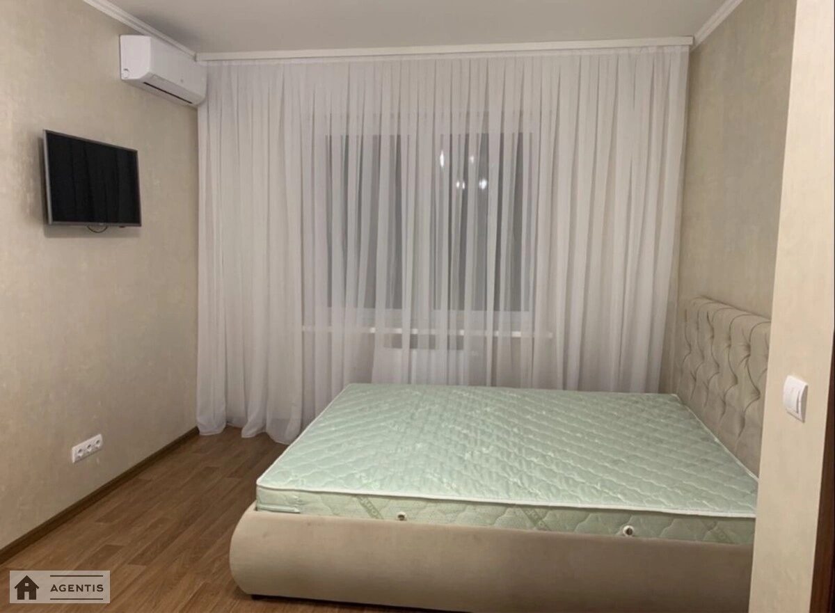 Сдам квартиру 1 комната, 38 m², 20 эт./25 этажей. 7, Софії Русової вул., Киев. 