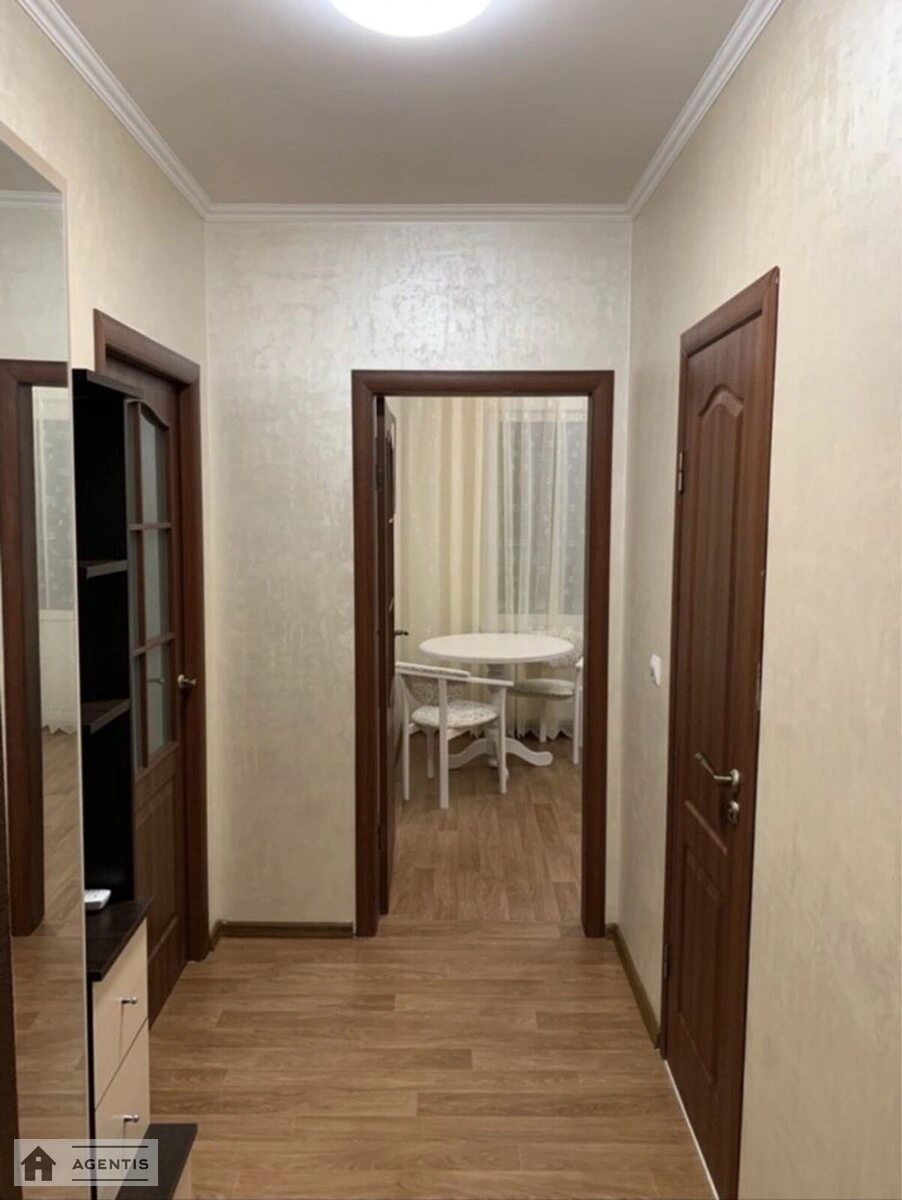 Сдам квартиру 1 комната, 38 m², 20 эт./25 этажей. 7, Софії Русової вул., Киев. 