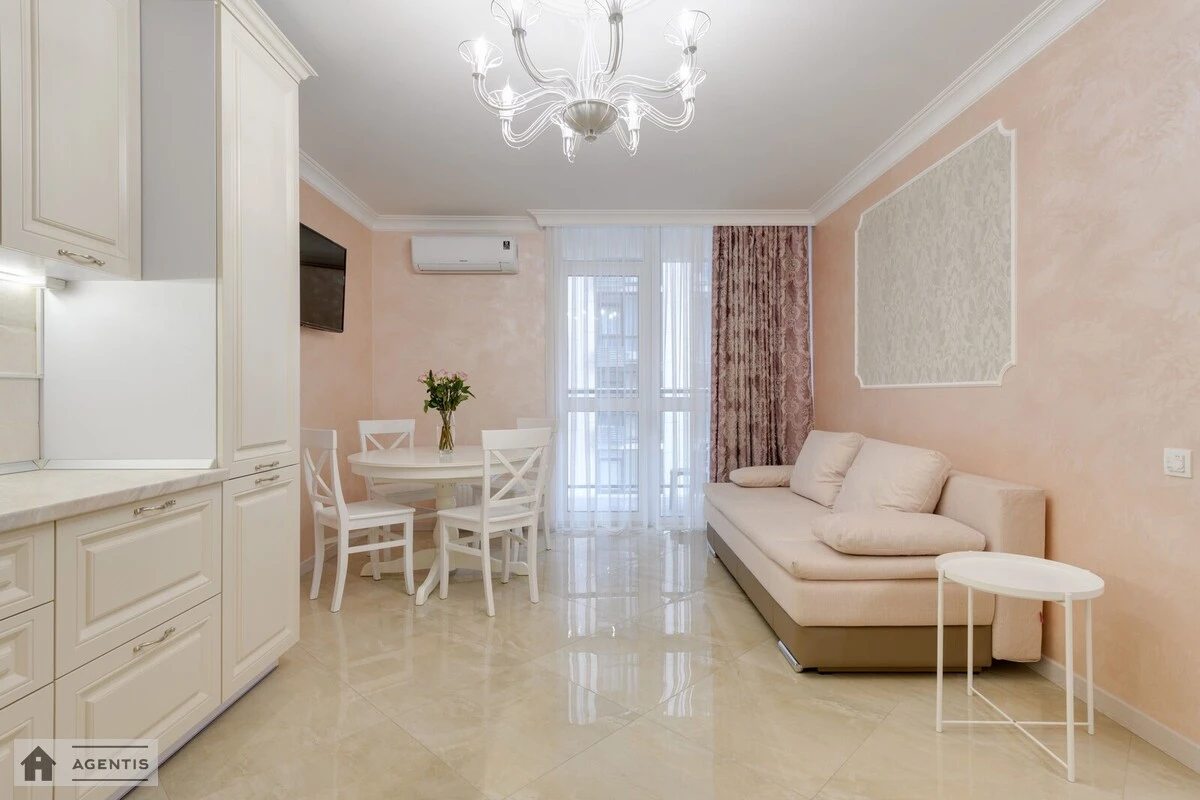 Сдам квартиру 1 комната, 52 m², 4 эт./22 этажа. 55, Предславинская 55, Киев. 