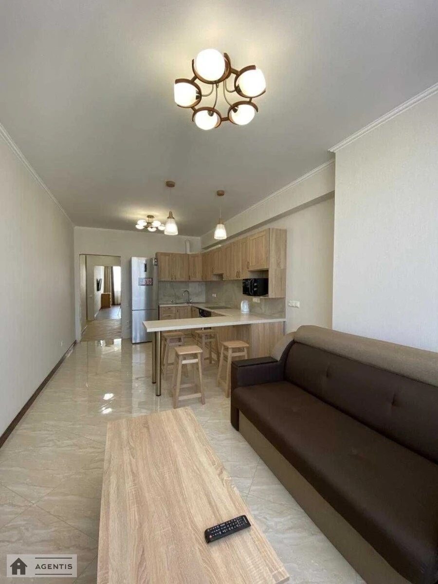 Сдам квартиру 2 комнаты, 62 m², 15 эт./16 этажей. 16, Федора Ернста вул., Киев. 