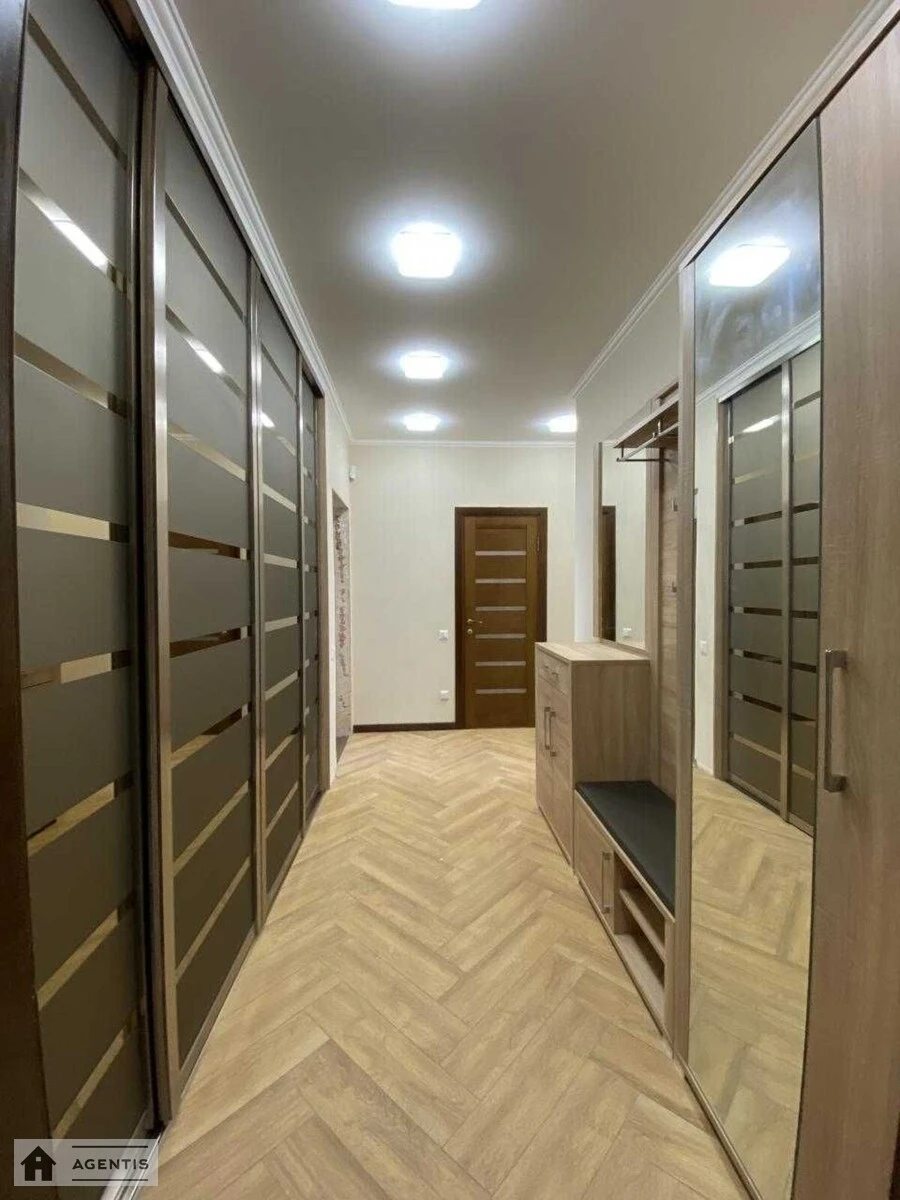 Сдам квартиру 2 комнаты, 62 m², 15 эт./16 этажей. 16, Федора Ернста вул., Киев. 