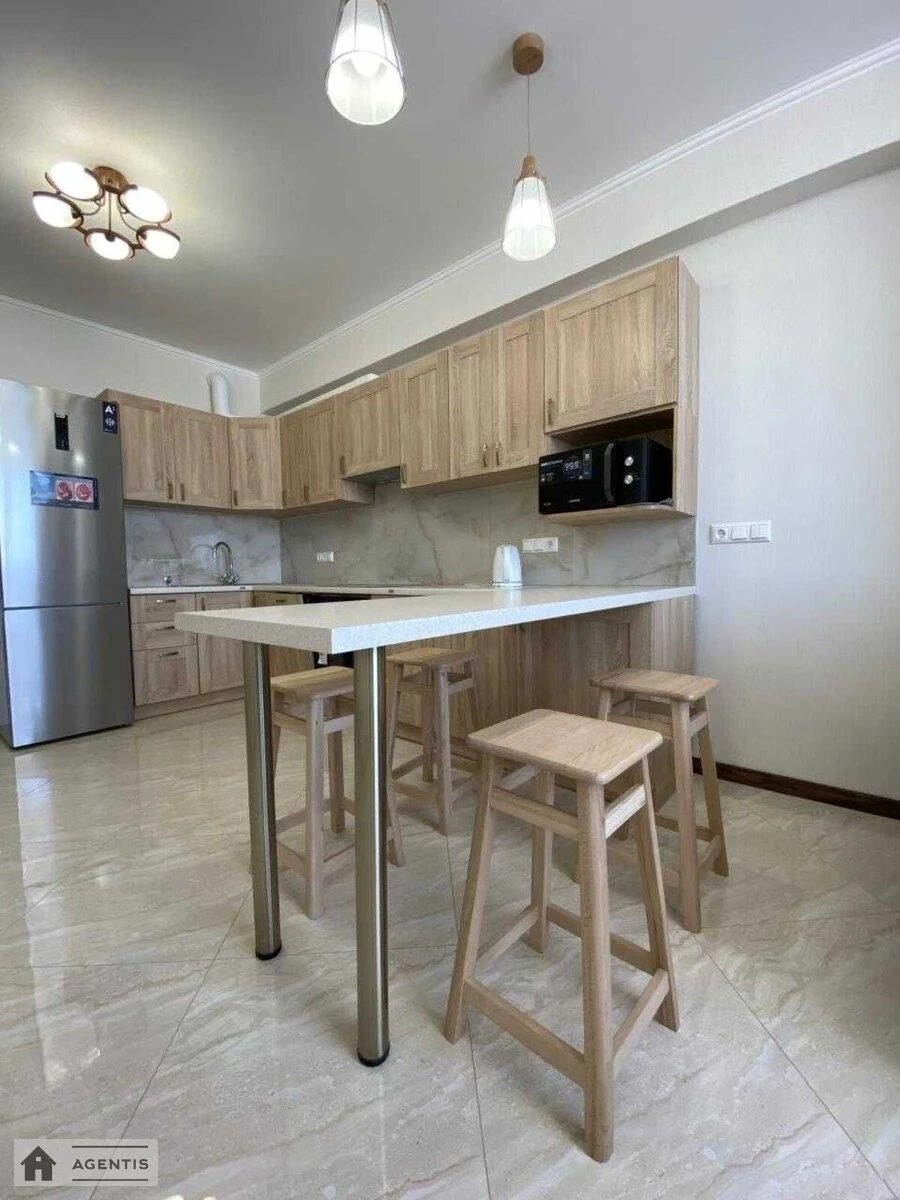 Сдам квартиру 2 комнаты, 62 m², 15 эт./16 этажей. 16, Федора Ернста вул., Киев. 