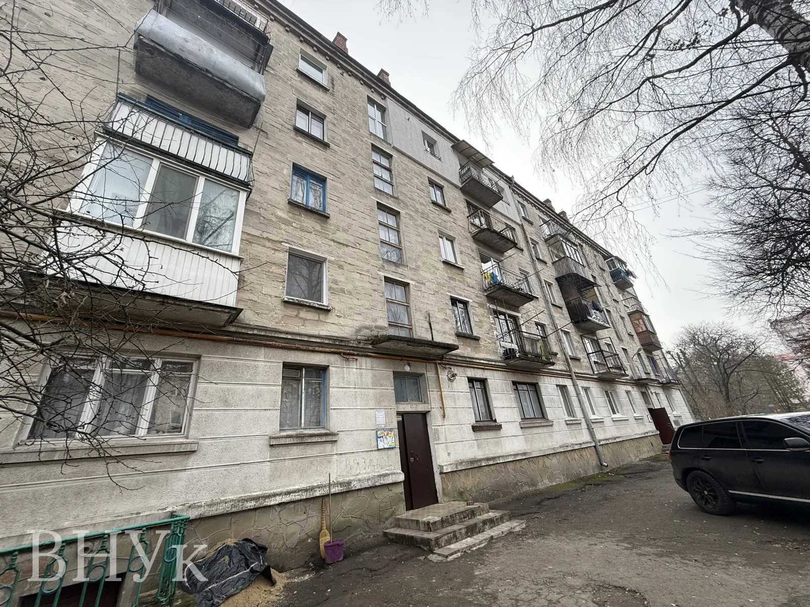 Apartments for sale 2 rooms, 43 m², 2nd fl./5 floors. Druzhby vul., Ternopil. 