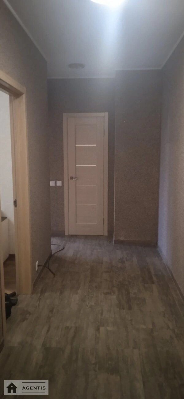 Сдам квартиру 2 комнаты, 68 m², 2 эт./22 этажа. 439, Юрія Поправки вул. (Миколи Лебедєва), Киев. 