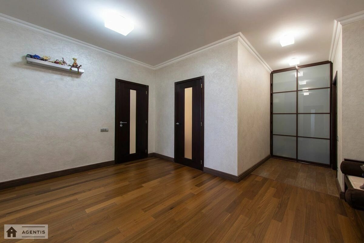 Сдам квартиру 4 комнаты, 142 m², 15 эт./16 этажей. 6, Кадетский Гай 6, Киев. 