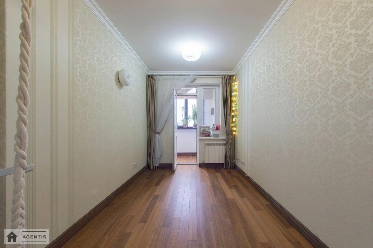 Сдам квартиру 4 комнаты, 142 m², 15 эт./16 этажей. 6, Кадетский Гай 6, Киев. 