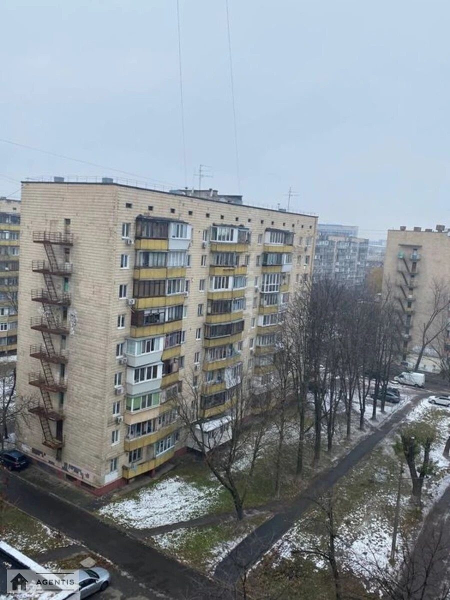 Сдам квартиру 1 комната, 25 m², 8 эт./9 этажей. 11, Чистяковская 11, Киев. 