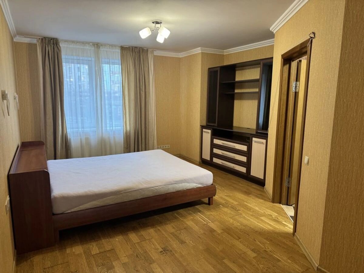 Apartments for sale 1 room, 41 m², 2nd fl./4 floors. 1, Voloshkova 1 , Petropavlovskaya  Borshchahovka. 