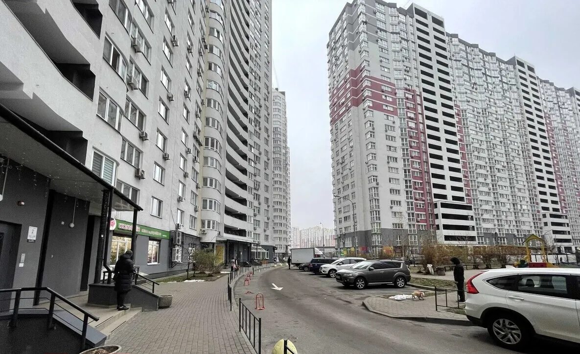 Сдам квартиру 2 комнаты, 74 m², 4 эт./25 этажей. Олени Пчілки вул., Киев. 