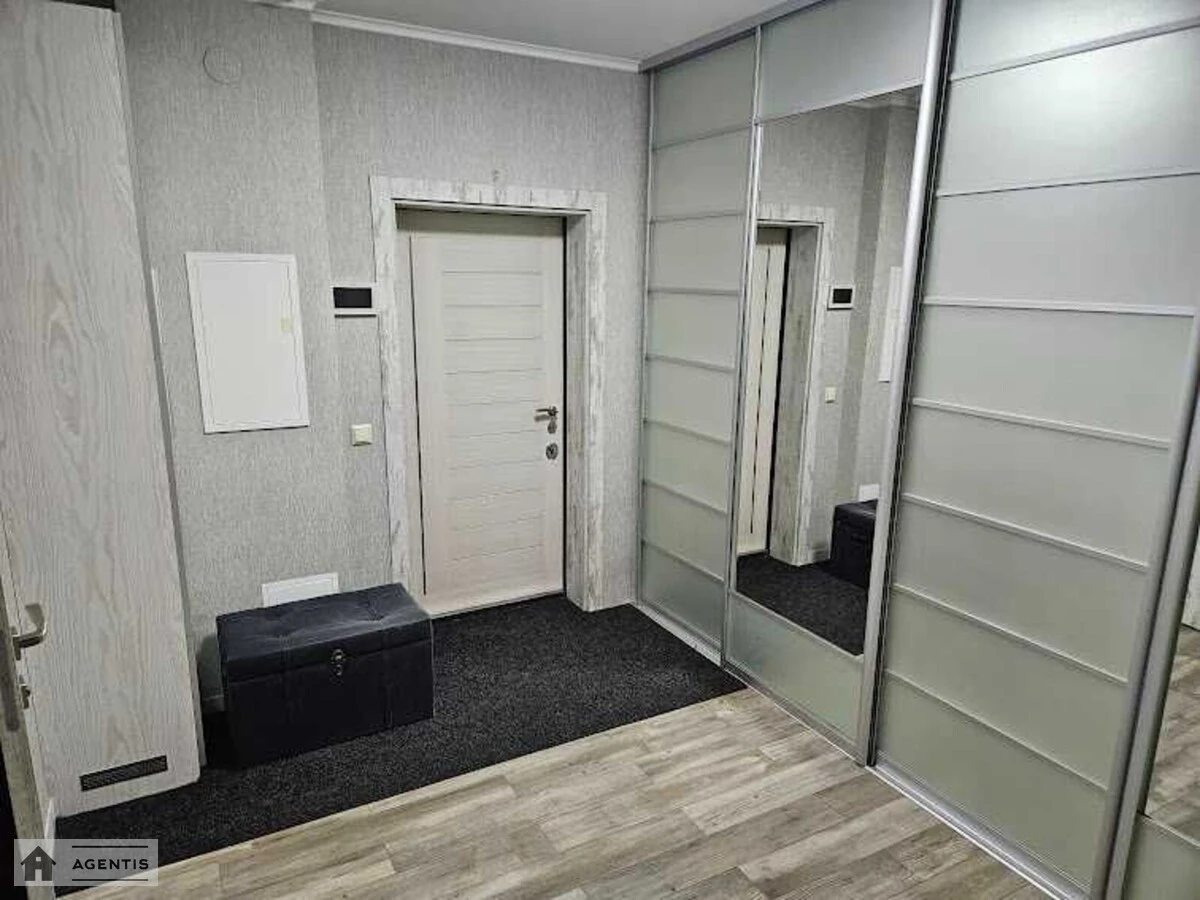 Сдам квартиру 1 комната, 66 m², 5 эт./24 этажа. 1, Миколи Ушакова вул., Киев. 