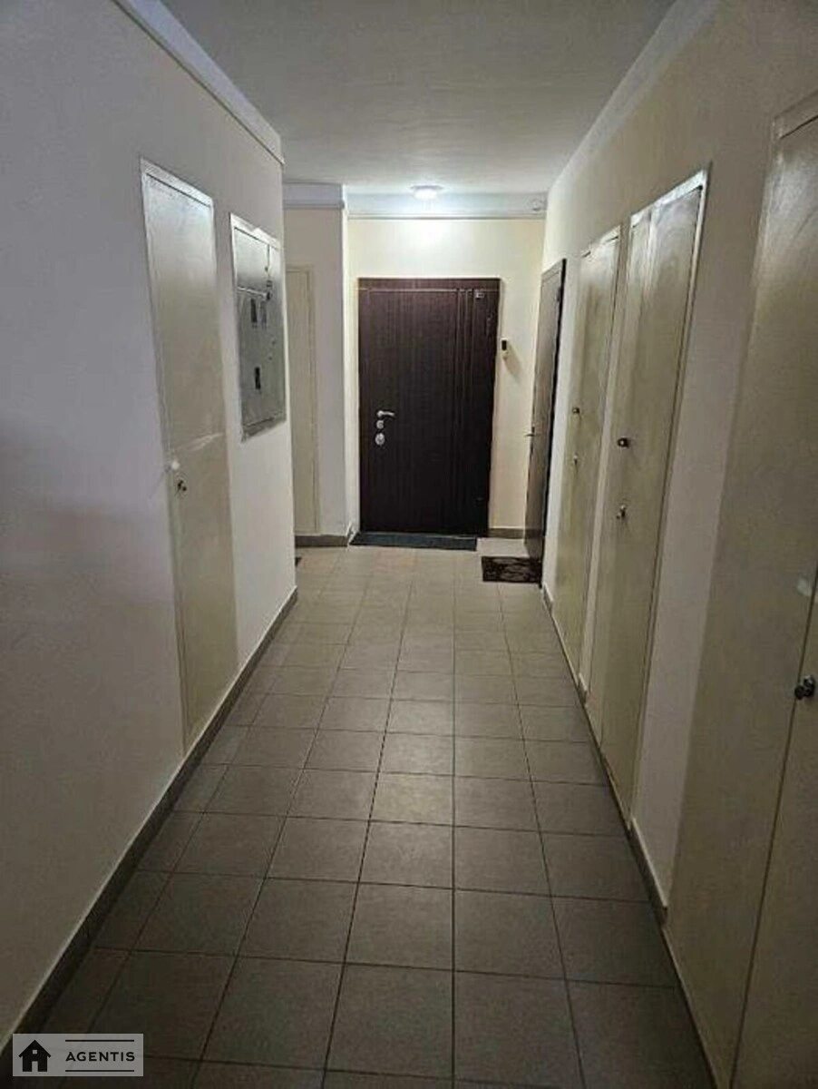 Сдам квартиру 1 комната, 66 m², 5 эт./24 этажа. 1, Миколи Ушакова вул., Киев. 