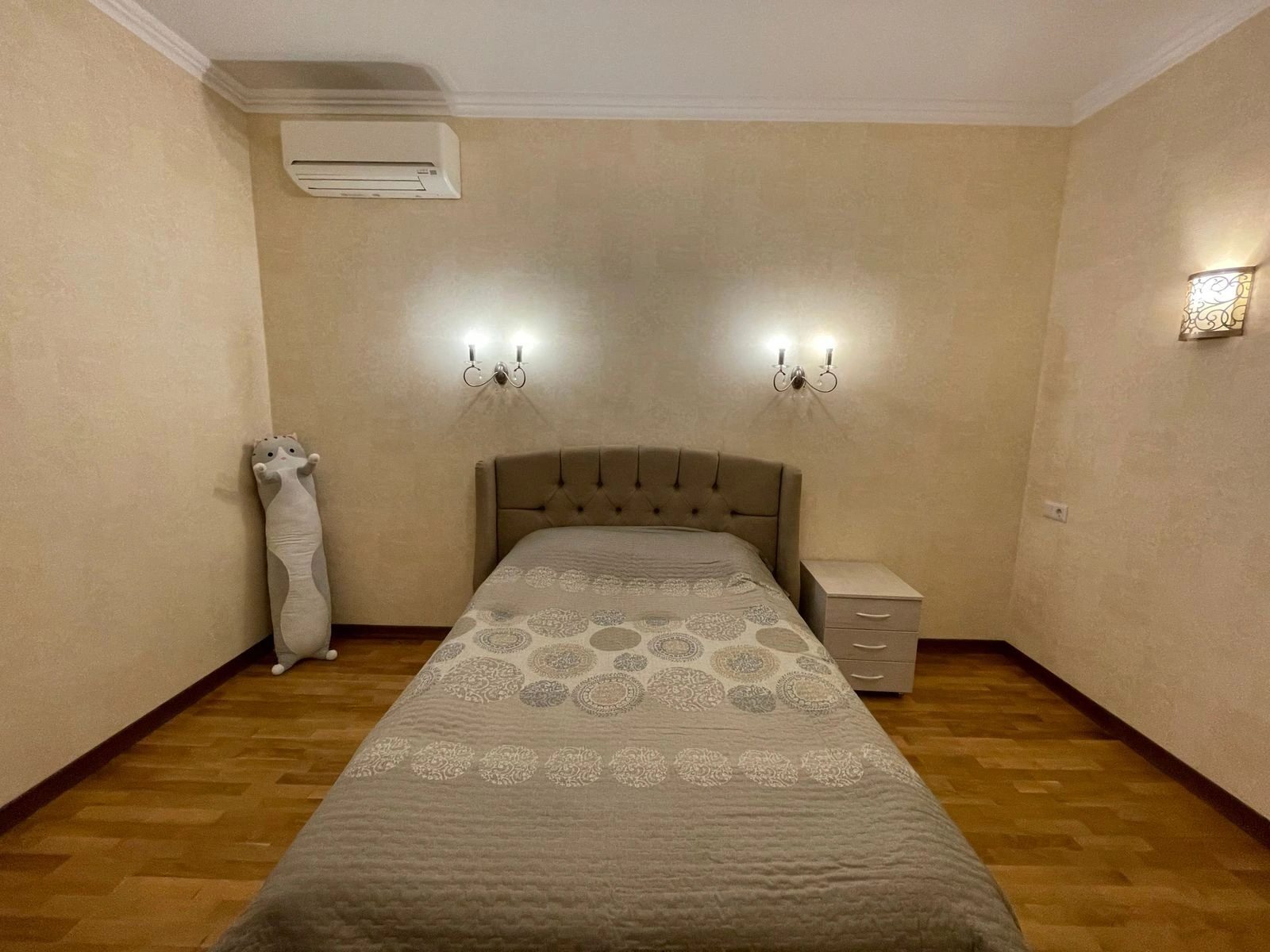 Apartment for rent 1 room, 539 m², 6th fl./7 floors. 16, Zolotoustivska 16, Kyiv. 