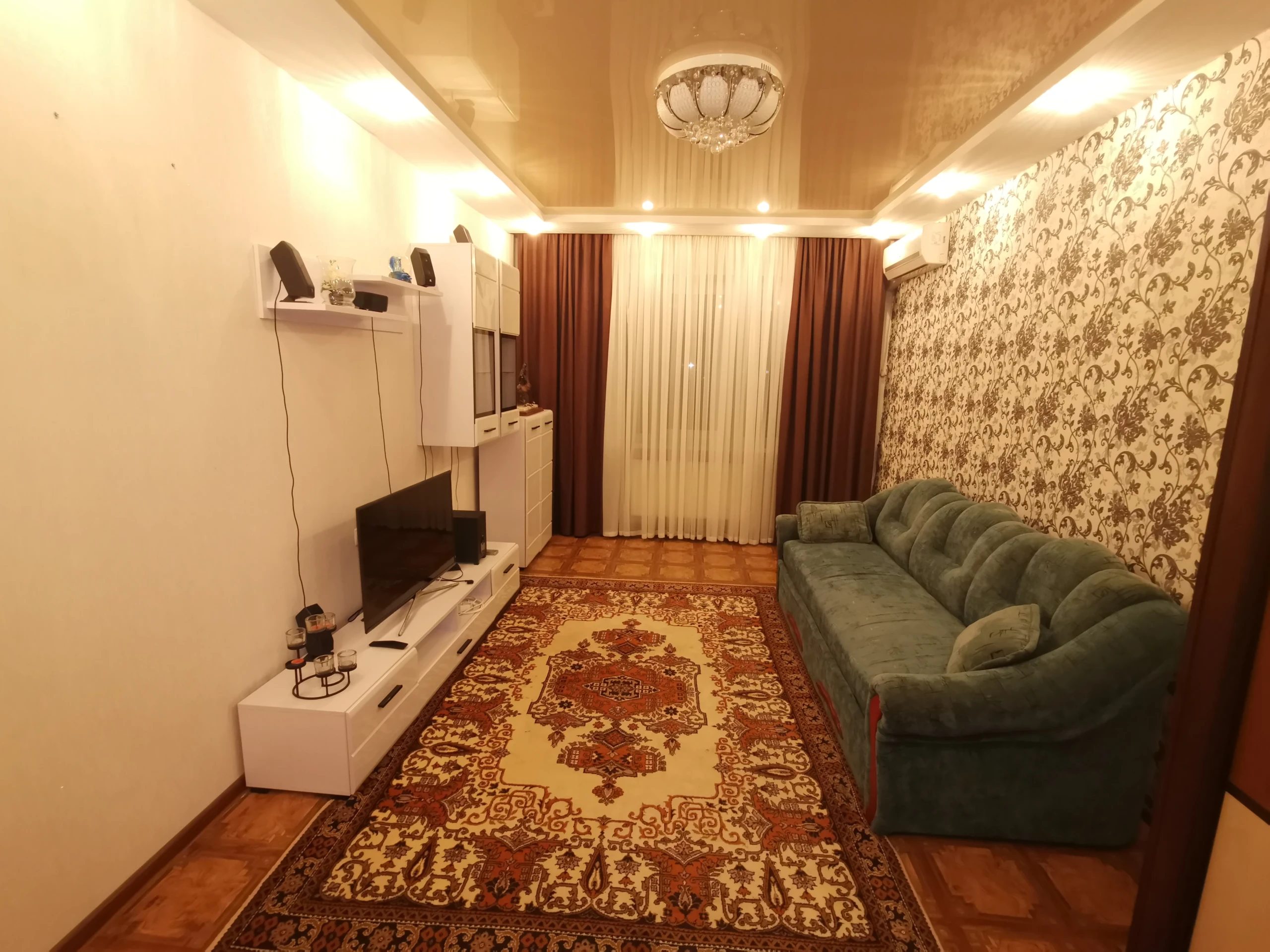 Apartments for sale 2 rooms, 52 m², 6th fl./9 floors. 44, Hrushevskoho , Bila Tserkva. 