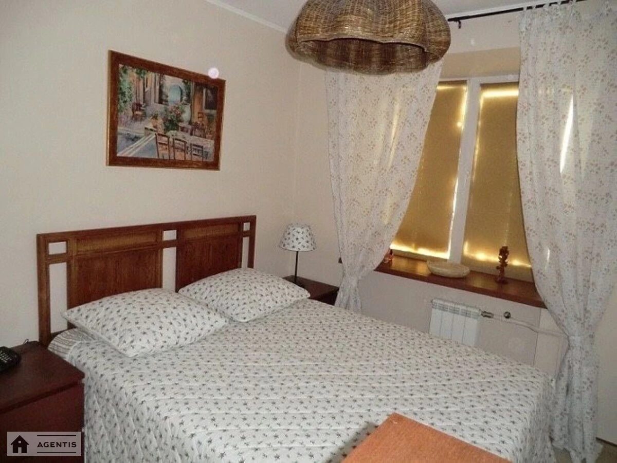 Apartment for rent 2 rooms, 52 m², 8th fl./9 floors. 50, Mezhygirska 50, Kyiv. 