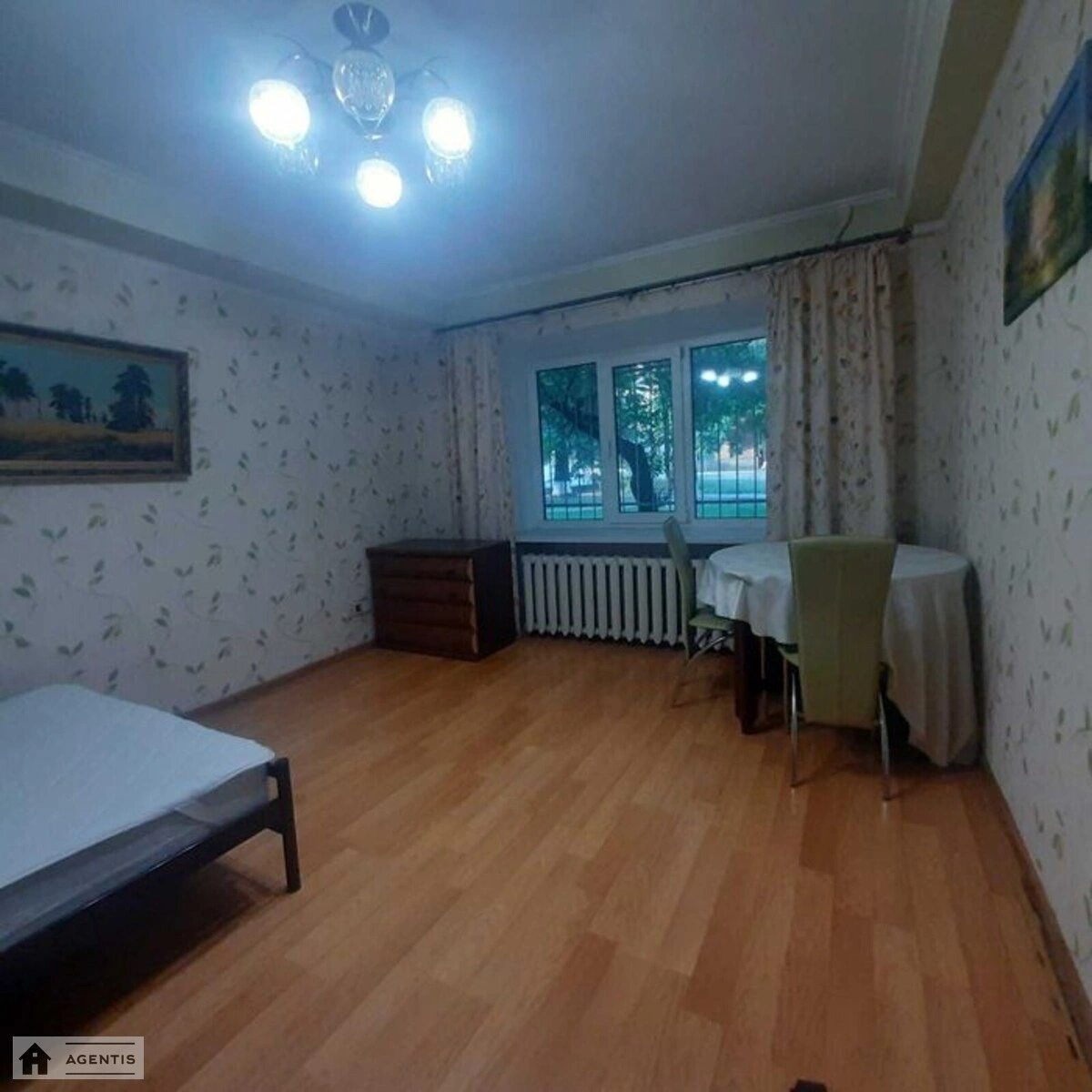 Apartment for rent 1 room, 29 m², 1st fl./9 floors. 45, Zhylyanska 45, Kyiv. 