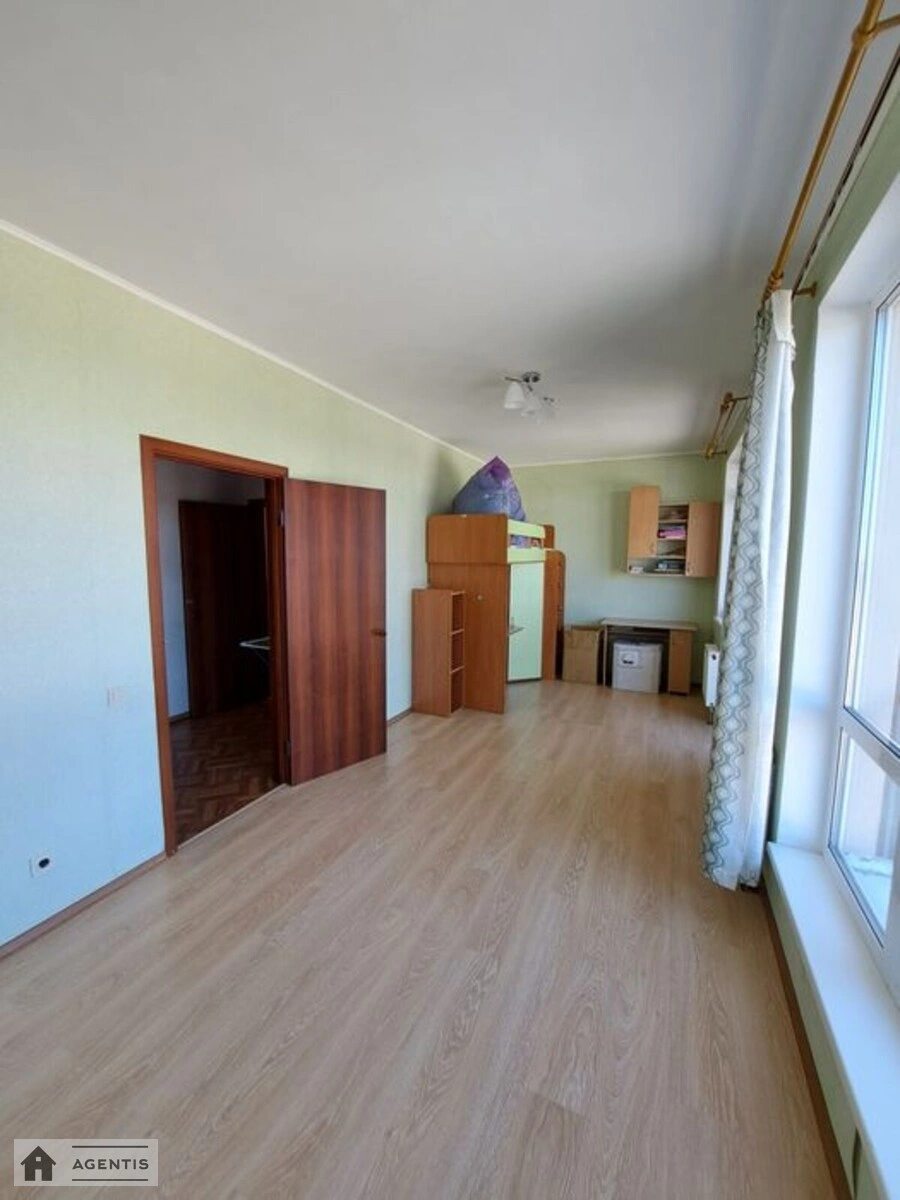 Сдам квартиру 2 комнаты, 58 m², 9 эт./10 этажей. 56, Метрологическая 56, Киев. 