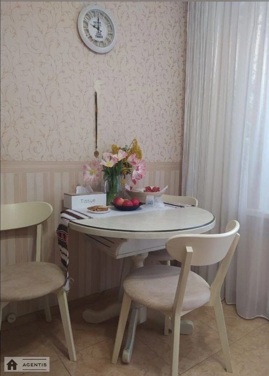 Apartment for rent 1 room, 37 m², 8th fl./10 floors. Solomyanskyy rayon, Kyiv. 