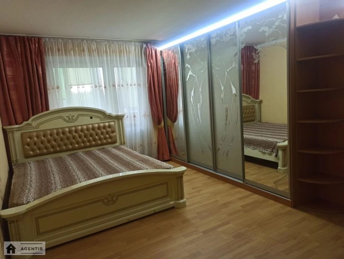 Apartment for rent 1 room, 37 m², 8th fl./10 floors. Solomyanskyy rayon, Kyiv. 