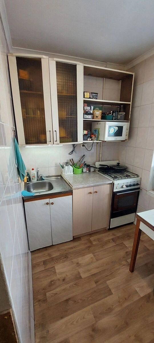 Продаж квартири 1 кімната, 32 m², 3 пов./9 поверхів. 14, Жуля Верна бульв. (Ромена Роллана), Київ. 