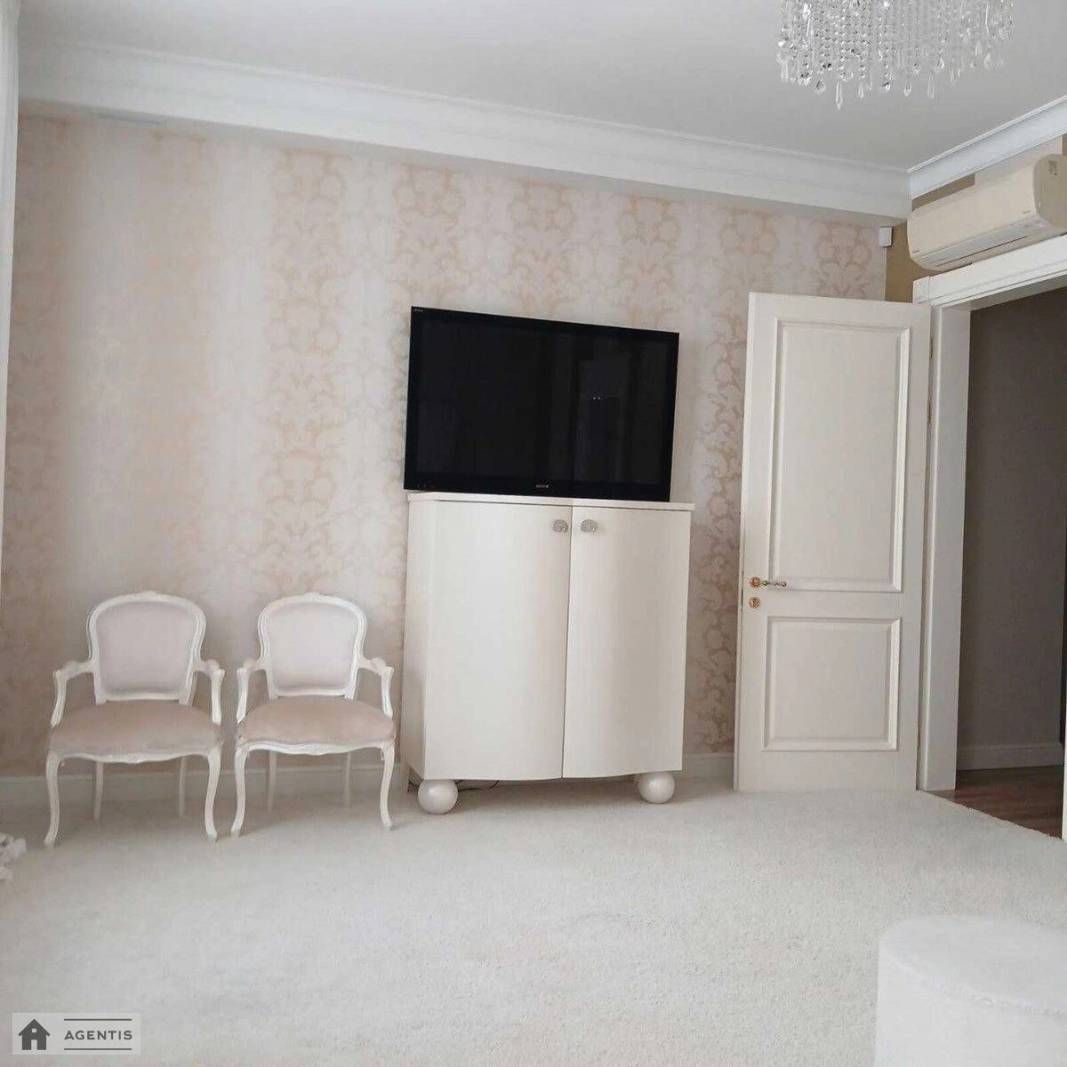 Apartment for rent 4 rooms, 258 m², 5th fl./11 floors. 14, Patorzhynskogo 14, Kyiv. 