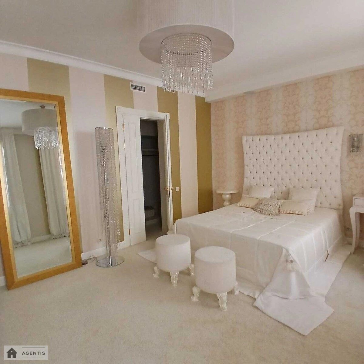 Apartment for rent 4 rooms, 258 m², 5th fl./11 floors. 14, Patorzhynskogo 14, Kyiv. 