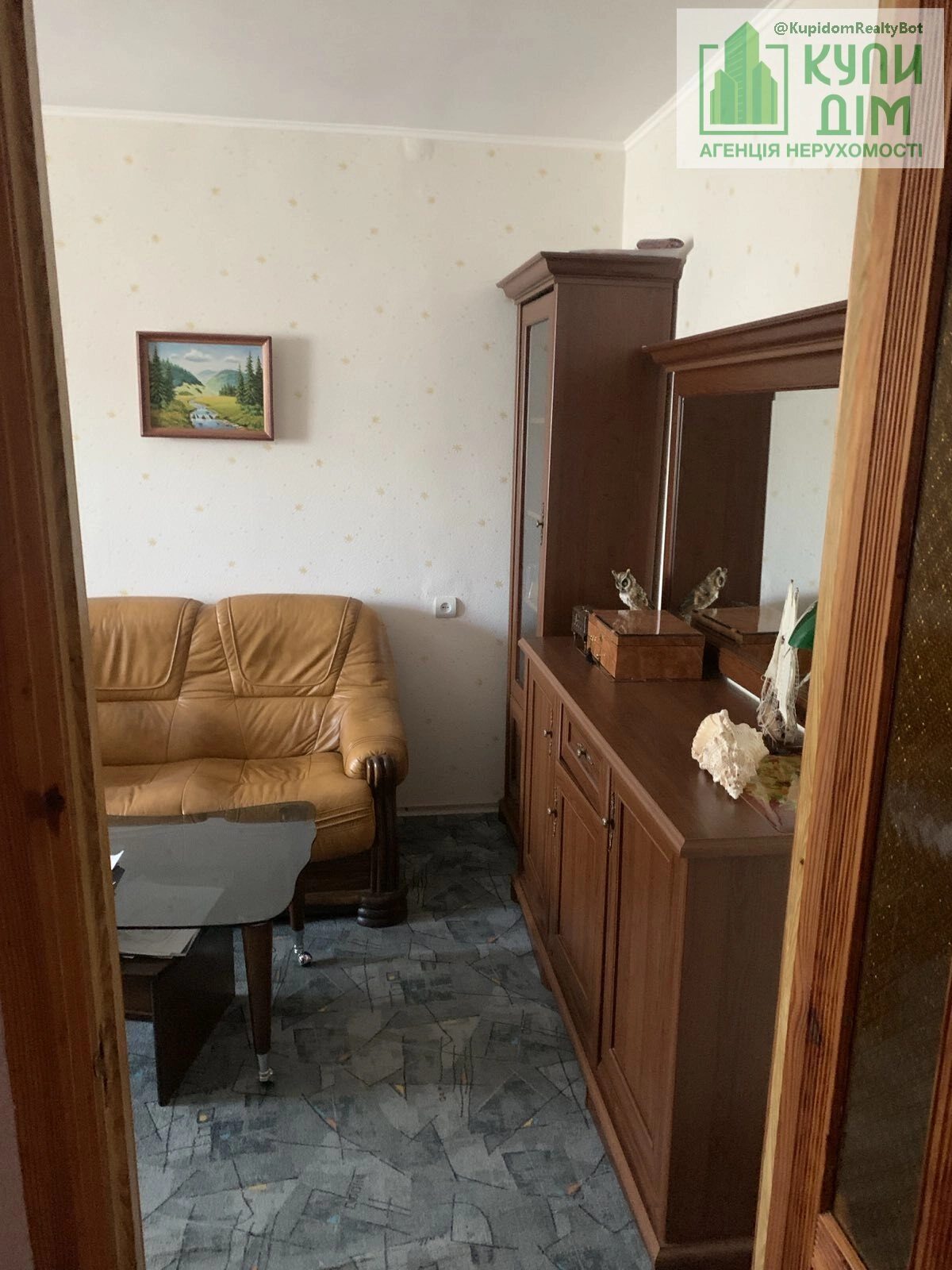 Продаж квартири 2 кімнати, 52 m², 2 пов./9 поверхів. Фортечний (кіровський), Кропивницький. 