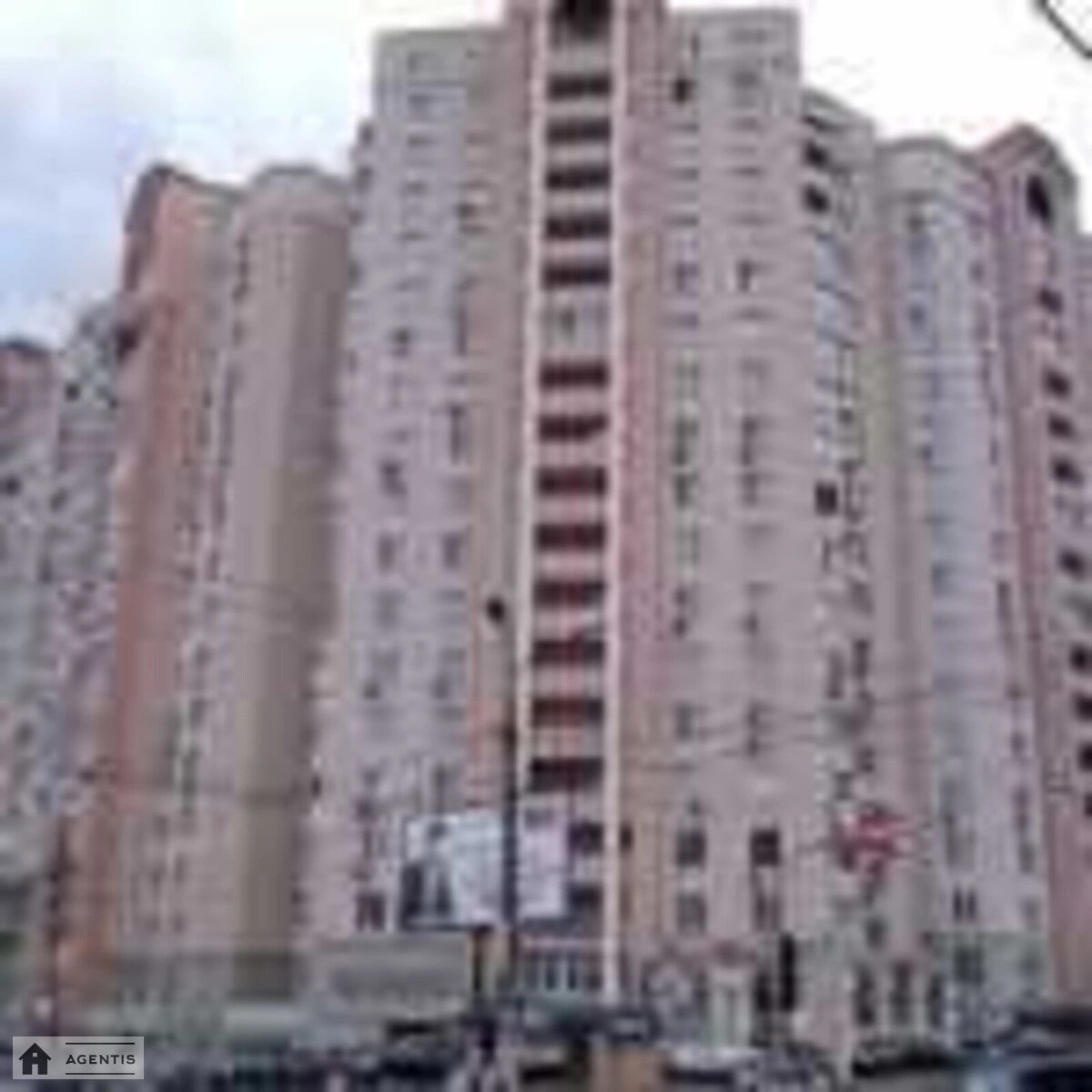 Apartment for rent 3 rooms, 107 m², 10th fl./17 floors. 5, Mykoly Holeho vul. Lebedyeva-Kumacha, Kyiv. 