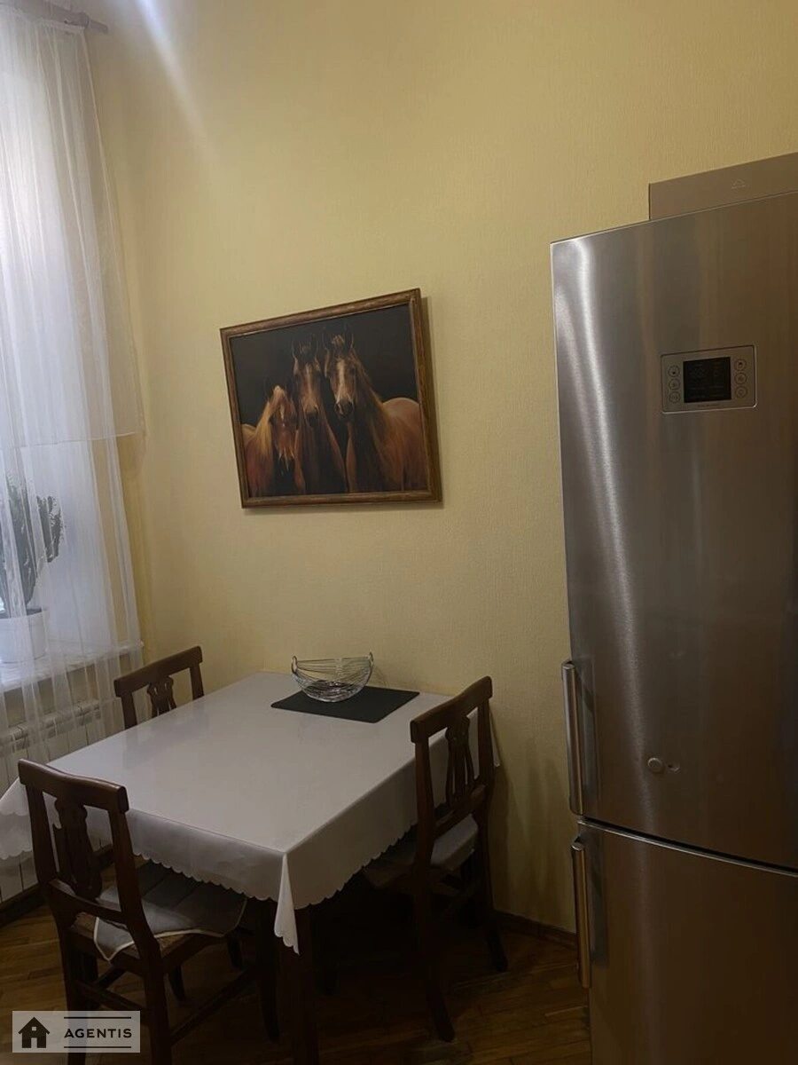 Apartment for rent 2 rooms, 62 m², 4th fl./4 floors. 34, Zhylyanska 34, Kyiv. 