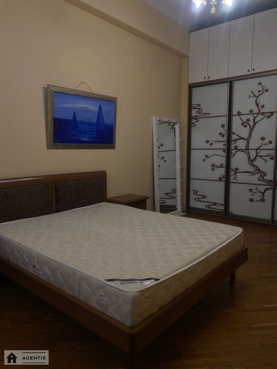 Здам квартиру 2 кімнати, 62 m², 4 пов./4 поверхи. 34, Жилянська 34, Київ. 