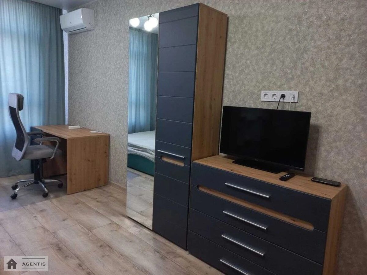 Сдам квартиру 1 комната, 43 m², 10 эт./16 этажей. Тираспольская, Киев. 