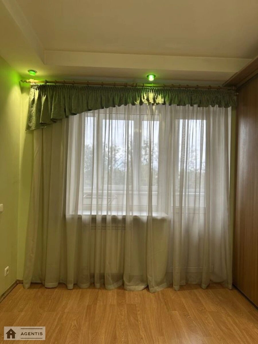 Apartment for rent 2 rooms, 43 m², 4th fl./9 floors. 70, Beresteyskyy prosp. Peremohy, Kyiv. 